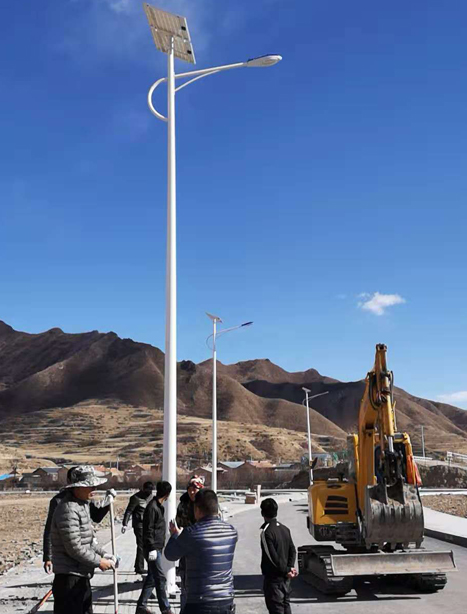 甘南碌曲10米麦积太阳能路灯项目